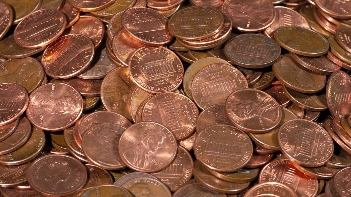 Mstivá firma vyplatila zaměstnanci poslední výplatu v drobných mincích